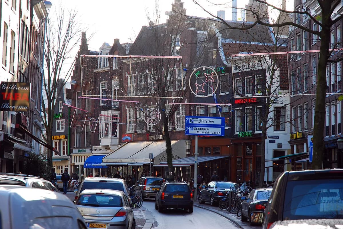 Ultimate Amsterdam Pub Crawl Guide: Best Nightlife Tips