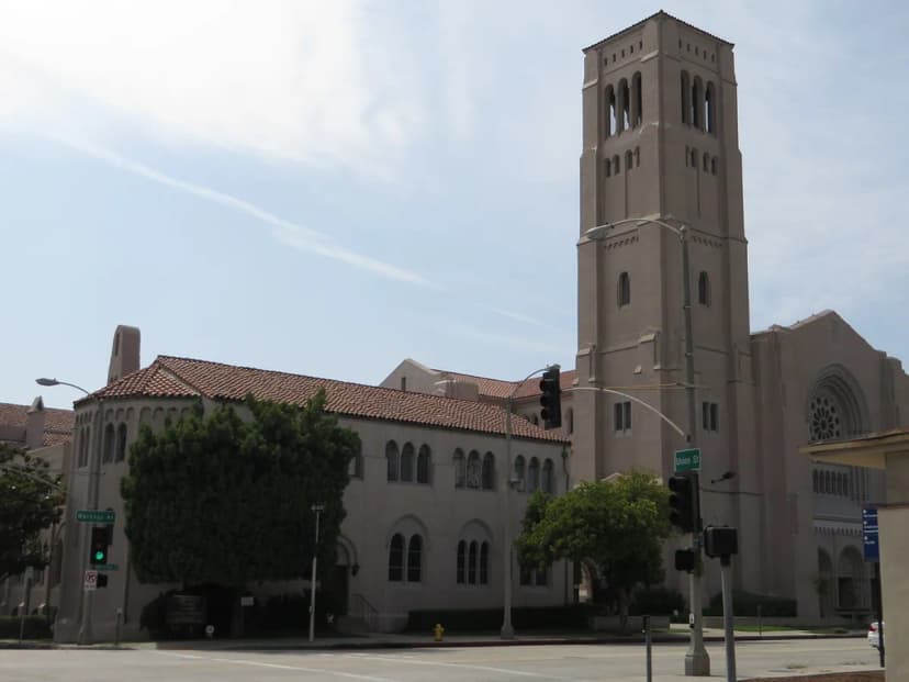 7 Best Bars in Athens: Top Cocktail Spots & Rooftop Views (2026)