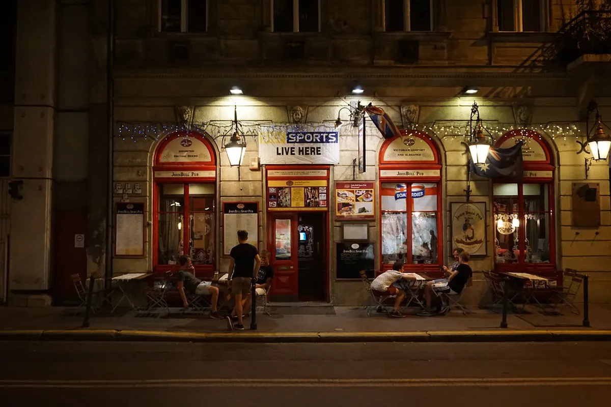 7 Best Ruin Bars in Budapest for First-Time Visitors