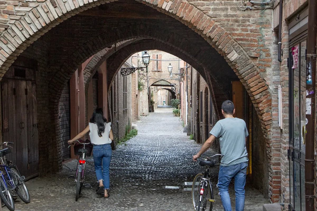 Bologna Nightlife Areas: Where to Go Out by District