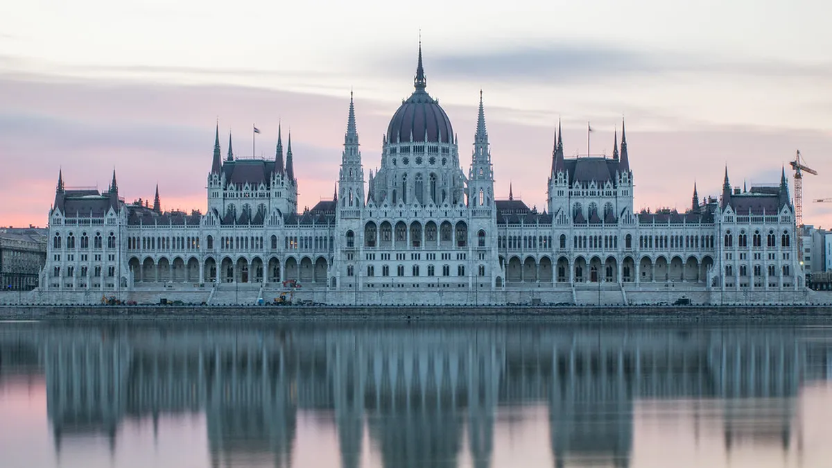 Budapest Nightlife Dress Code: What to Wear to Bars and Clubs