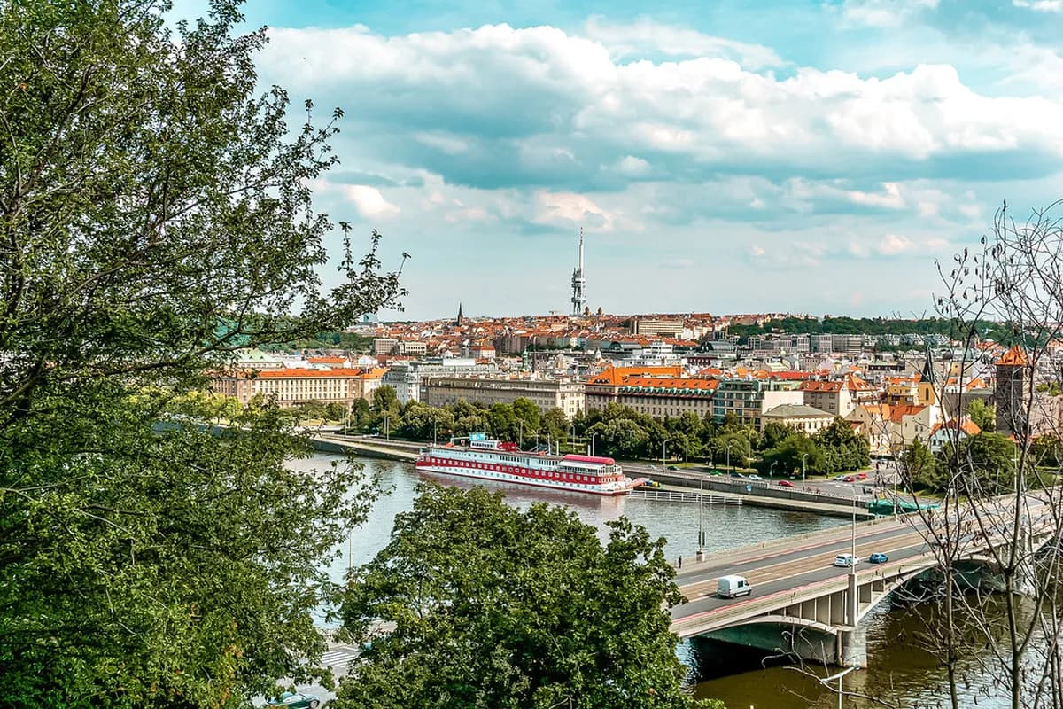 Best Prague Beer Gardens: Top Spots for a Cold Drink