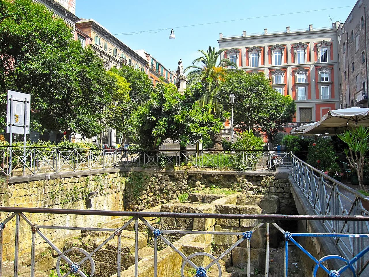 Gay Bars in Naples: A Local Guide to LGBTQ+ Nightlife