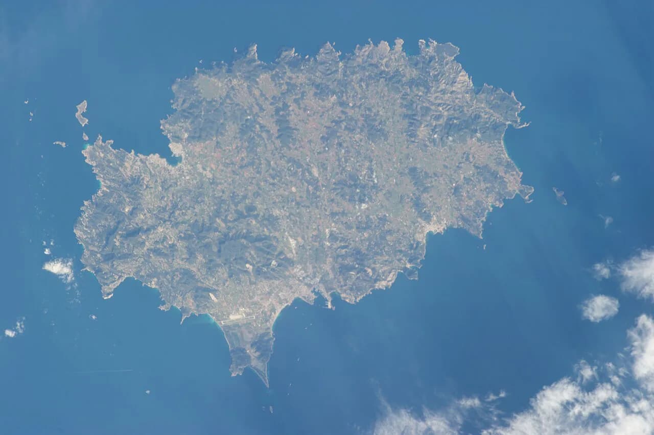 Ibiza Town Nightlife Guide: Best Clubs, Bars and Local Tips for 2026