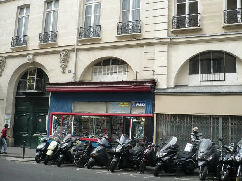 Late Night Food Paris: Where to Eat After 11 PM
