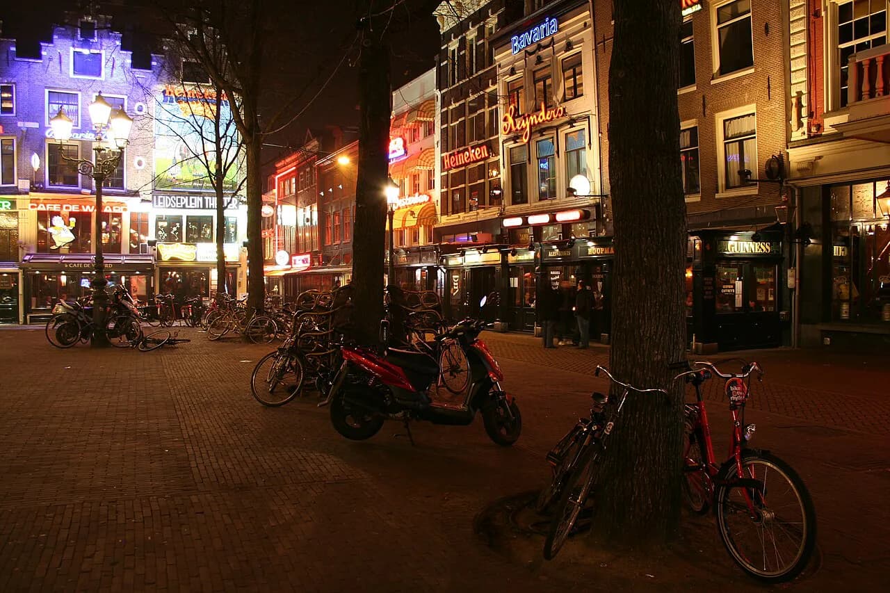 Leidseplein Amsterdam Nightlife: Live Music, Clubs, Bars and Night Buses