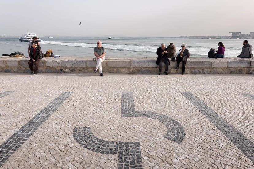 Lisbon Nightlife Prices: Budgeting Guide for Bars & Clubs