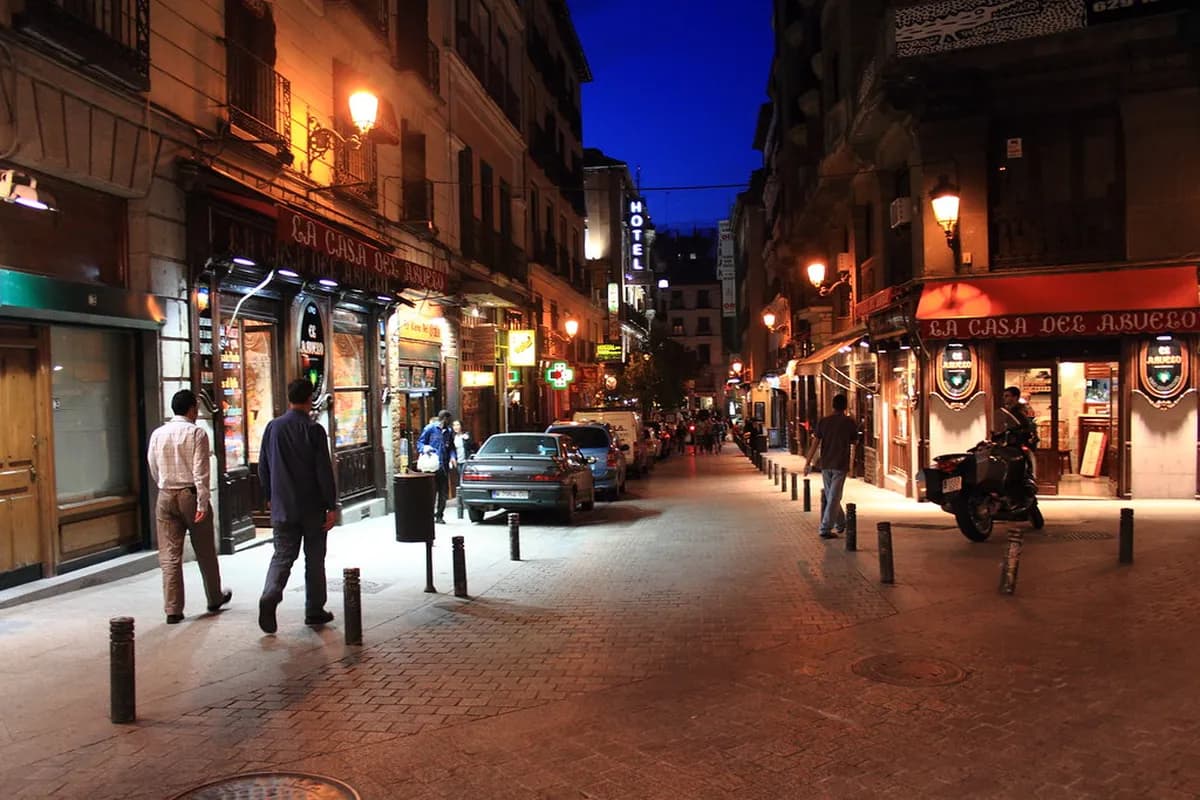 Madrid Nightlife: 11 Essential Tips and Areas