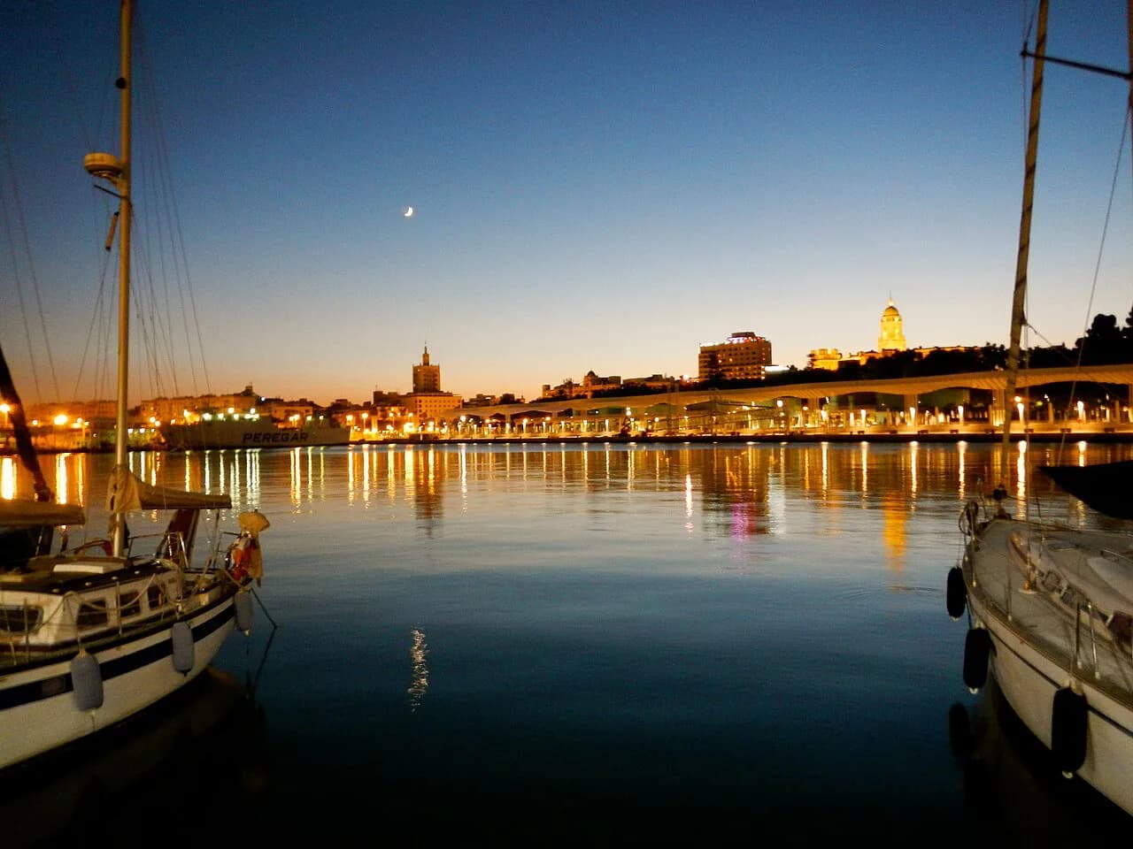 Muelle Uno Nightlife Malaga Guide: Waterfront Bars, Dining and Sunset Plans