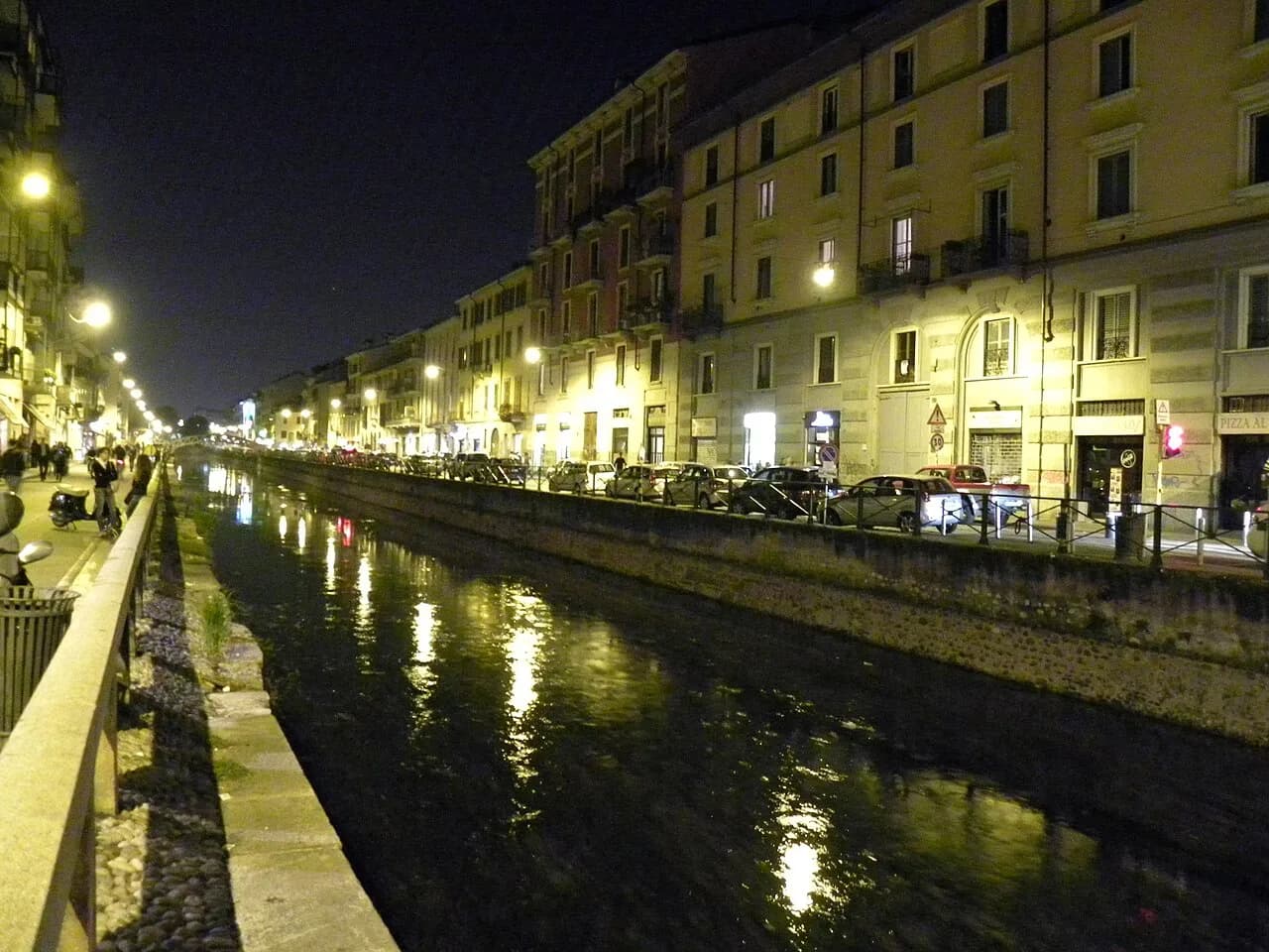 Navigli Nightlife Milan Guide: Aperitivo, Canal Bars, and Late Drinks