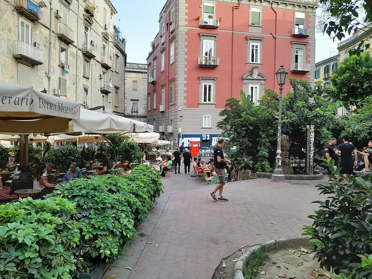 Piazza Bellini Naples Guide: History, Bars & Nightlife Tips