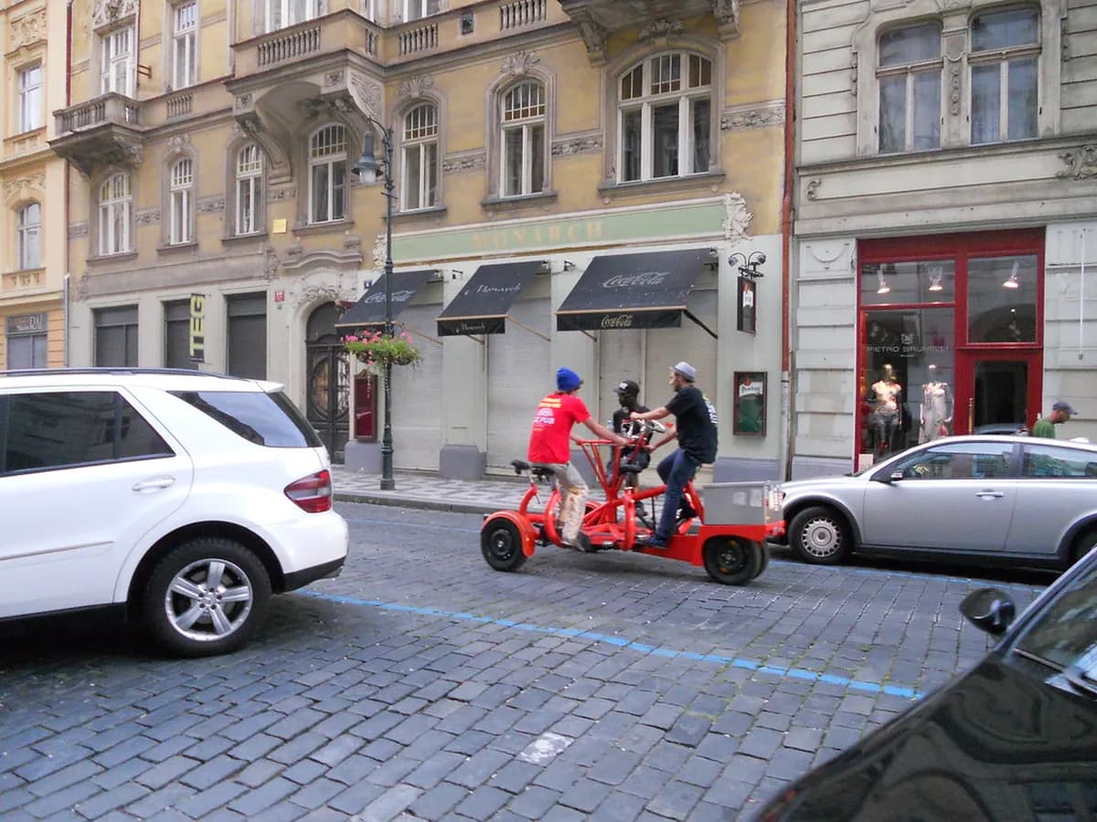 Ultimate Guide to a Pub Crawl Prague Night