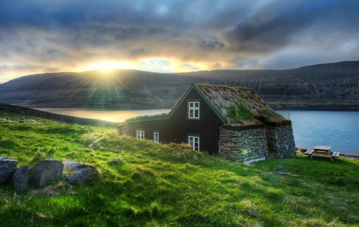 Gay Nightlife Reykjavik: Best Bars, Clubs & Queer Events