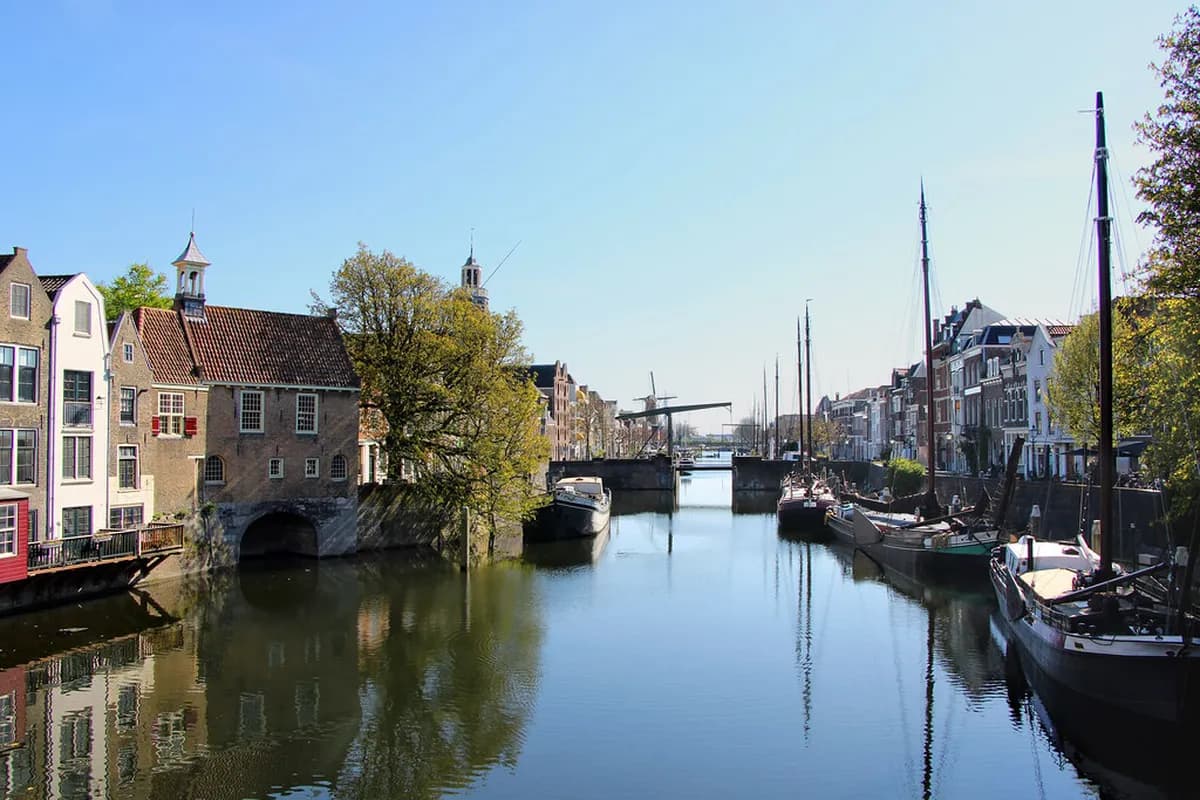 Rotterdam Gay Nightlife Guide: Bars, Clubs, Events, and the Gay Triangle