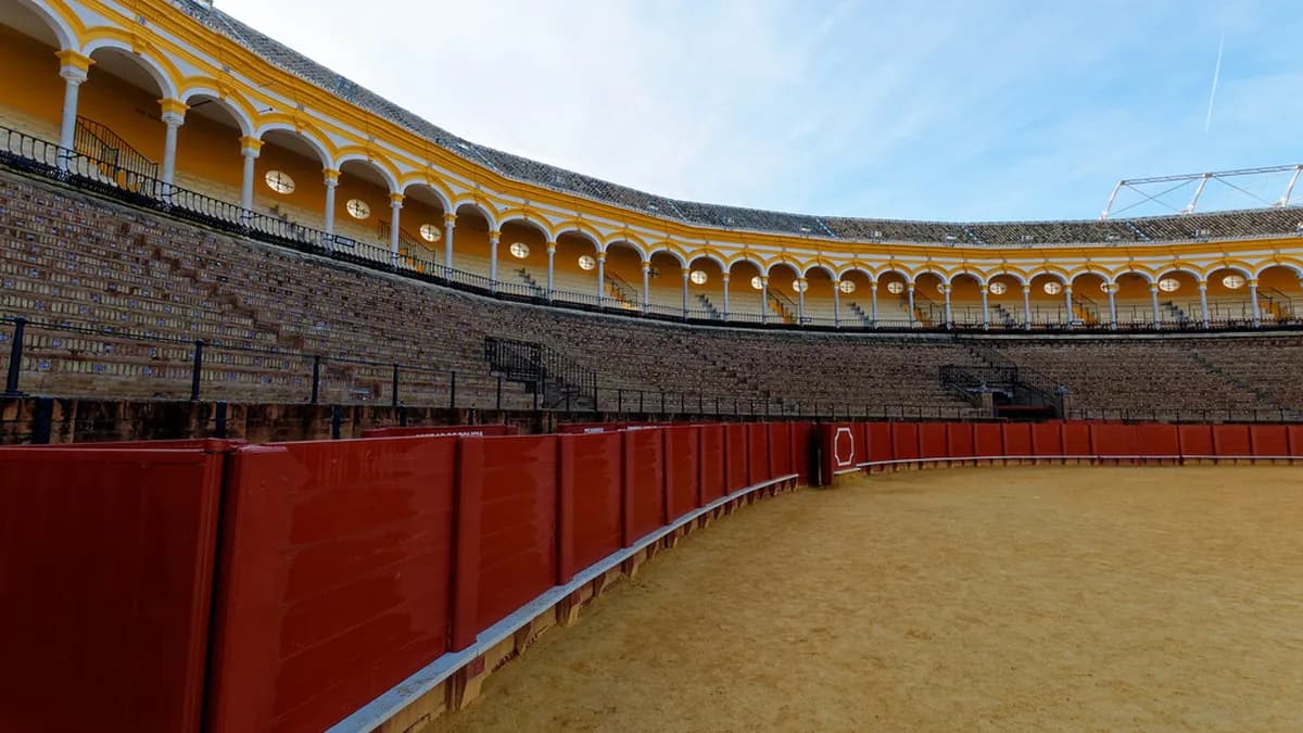 Seville Gay Nightlife Guide: Alameda Bars, Clubs, Timing and Local Tips