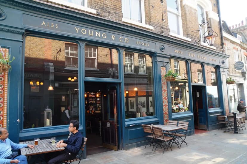 Split Pub Crawl Review: Is the Tower Bar Crawl Worth It?