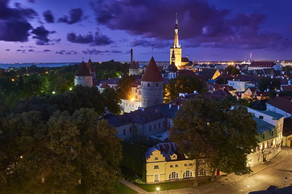 Nightlife in Tallinn Old Town: 2026 Bars, Clubs, Timing and Safety
