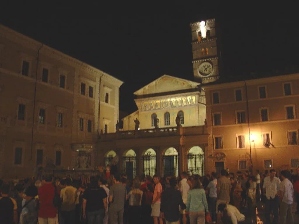 Trastevere Rome Nightlife Guide: Best Bars, Squares, and Local Tips