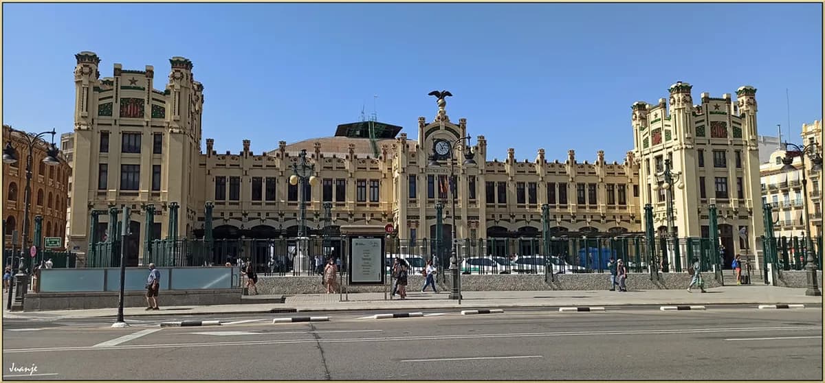 7 Essential Valencia Clubs and Student Organizations (2026)