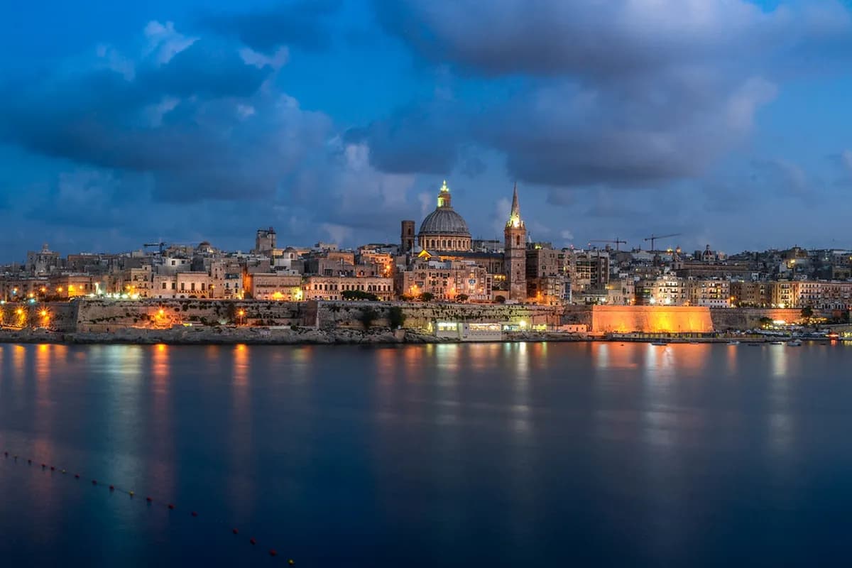 Valletta Nightlife Guide: Best Bars, Clubs, and Sophisticated Spots