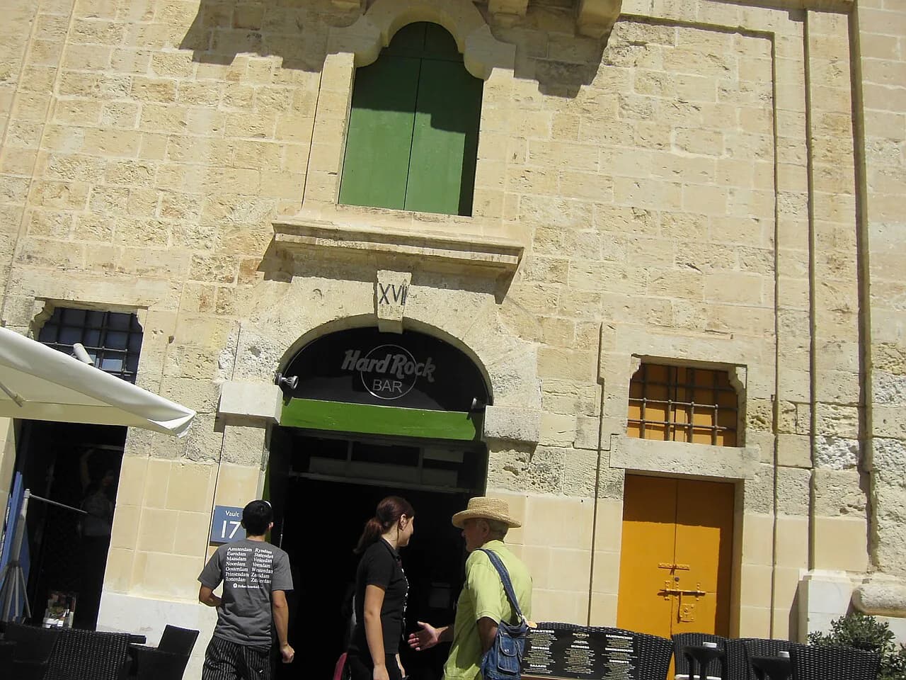 Valletta Waterfront Bars Guide: Drinks, Views, and Pinto Wharf Logistics
