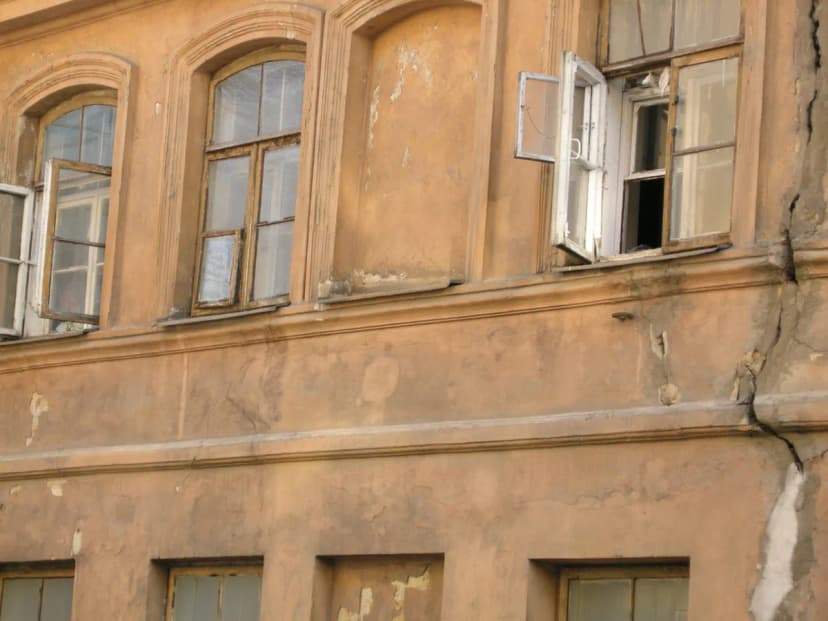 Gay Nightlife Vilnius: Queer Clubs, Bars, Drag Shows, and Safety Tips