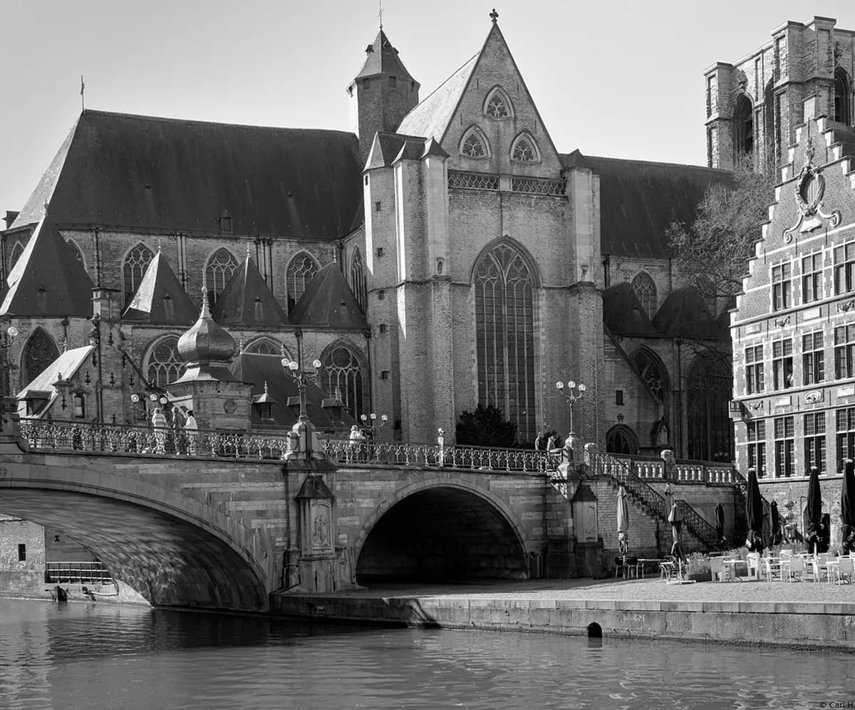 Vlasmarkt Ghent Nightlife: Charlatan, Bar Des Amis, Timing, and Local Etiquette