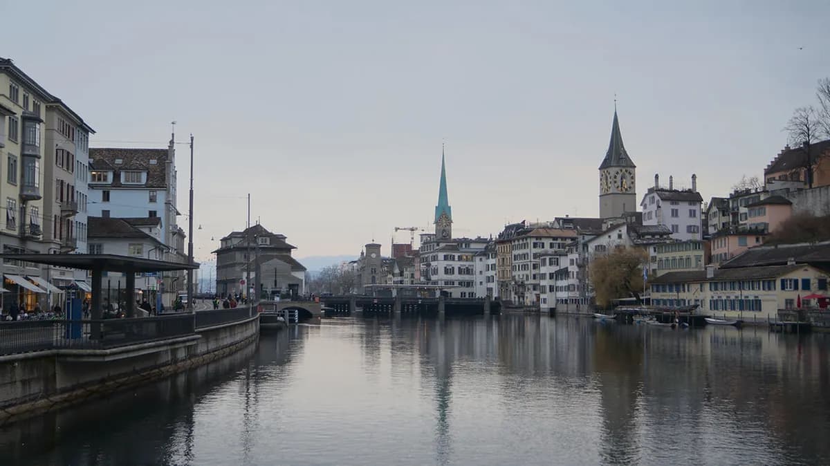 Zurich West Nightlife Guide: Clubs, Bars, Costs and Late-Night Transport