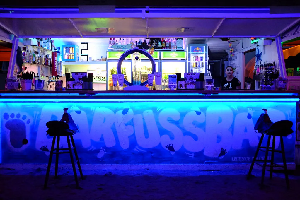 Traditional Coffee Houses That Double as Evening Bars in Austria