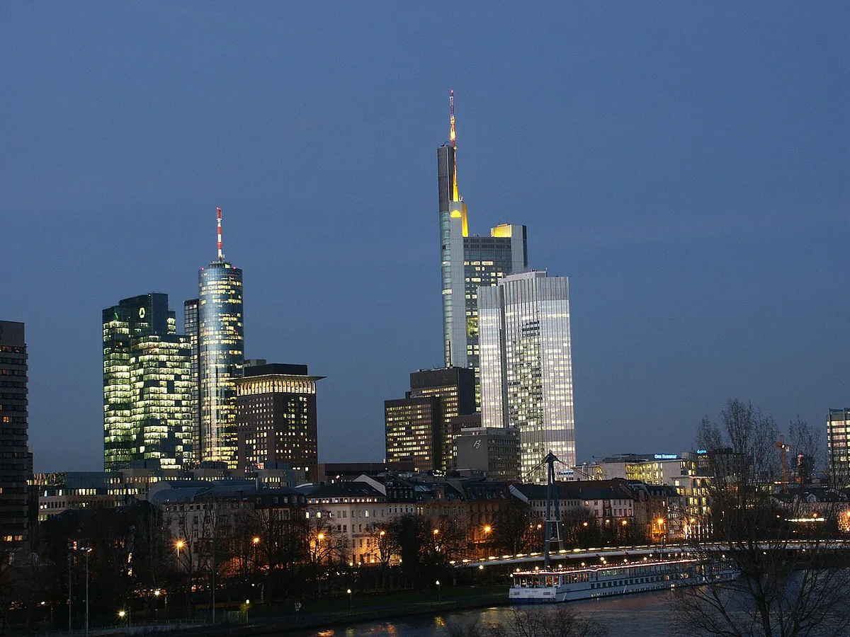 Neon-lit bar signs along a Bahnhofsviertel street in Frankfurt at night — 2