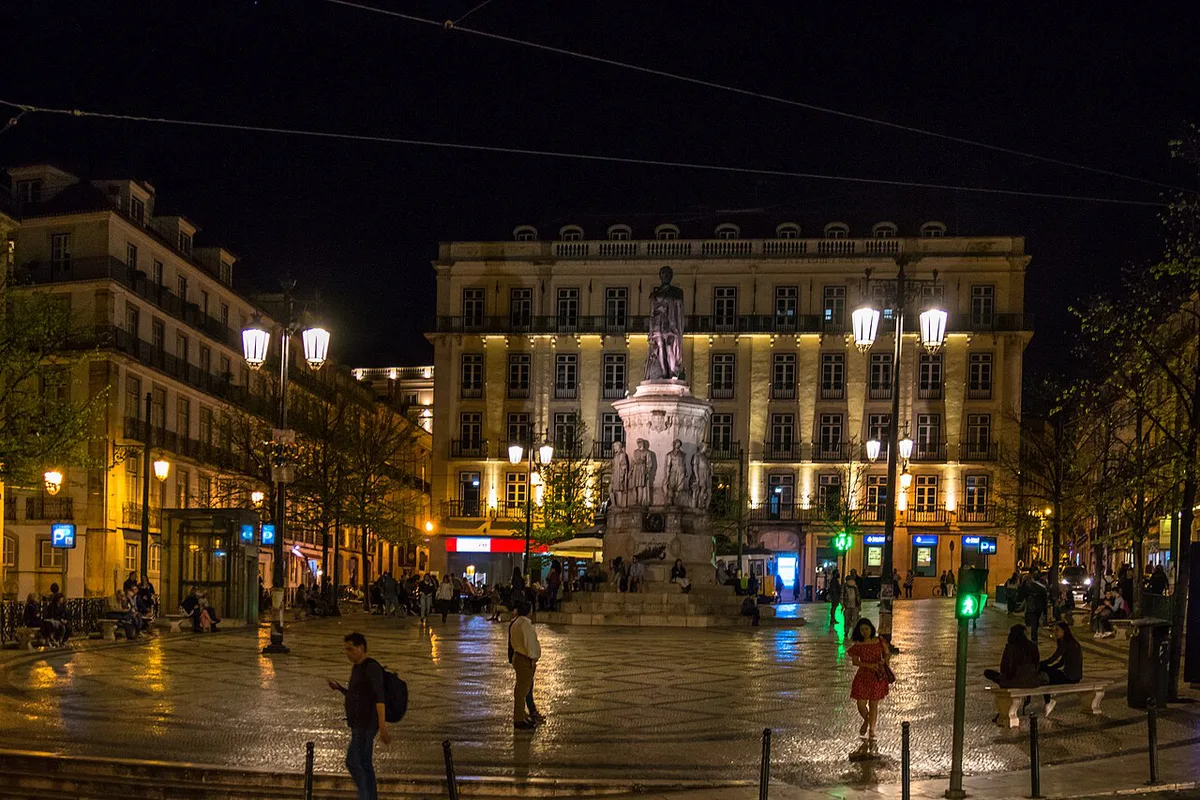 bairro alto safety at night in Lisbon — 1