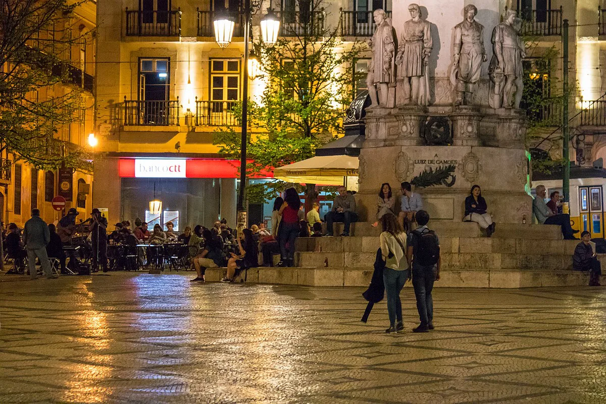 bairro alto vs cais do sodre nightlife in Lisbon — 1
