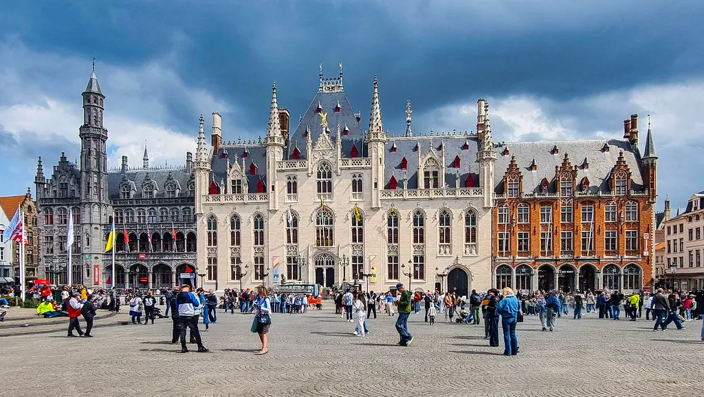 What to Skip: Overrated Nightlife Experiences in Belgium