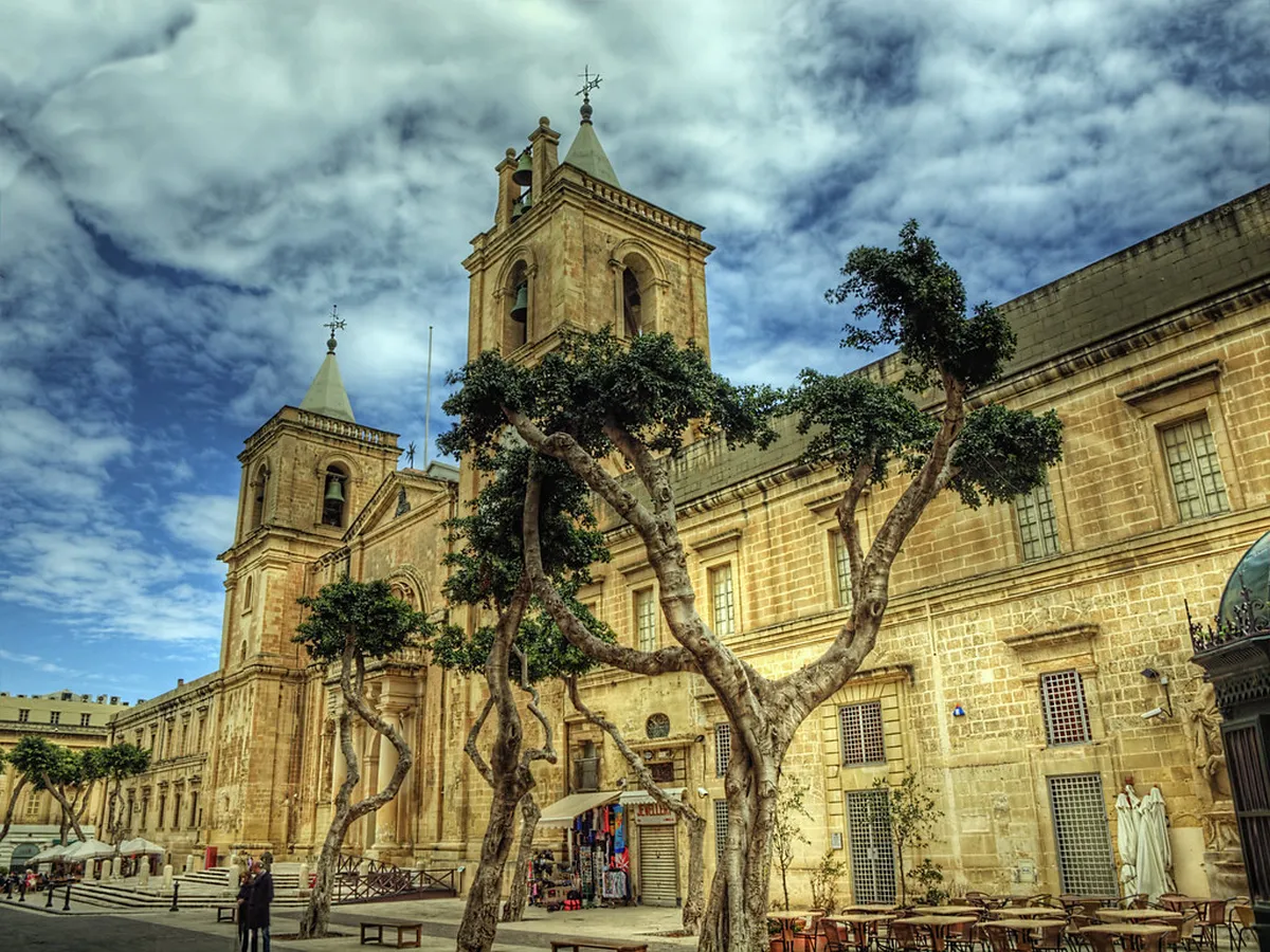 What to Know Before Choosing a Valletta Bar
