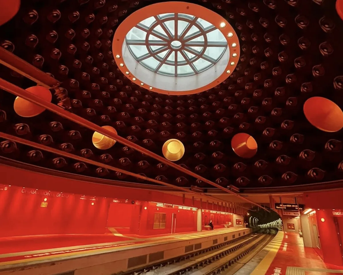 Stazione Chiaia L6 — 1