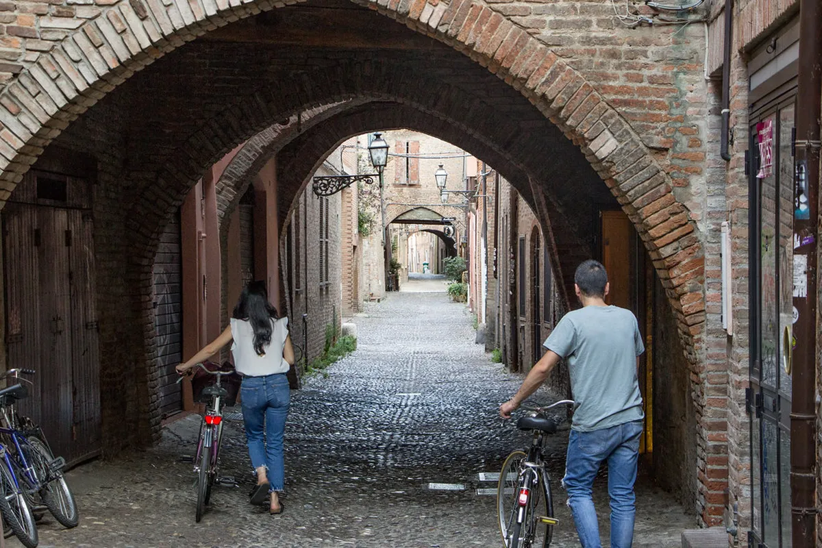 Simple Area Routes for Different Nights in Bologna