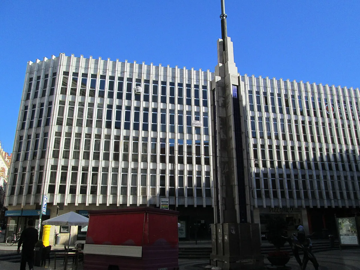 Plaza Uncibay north — 1
