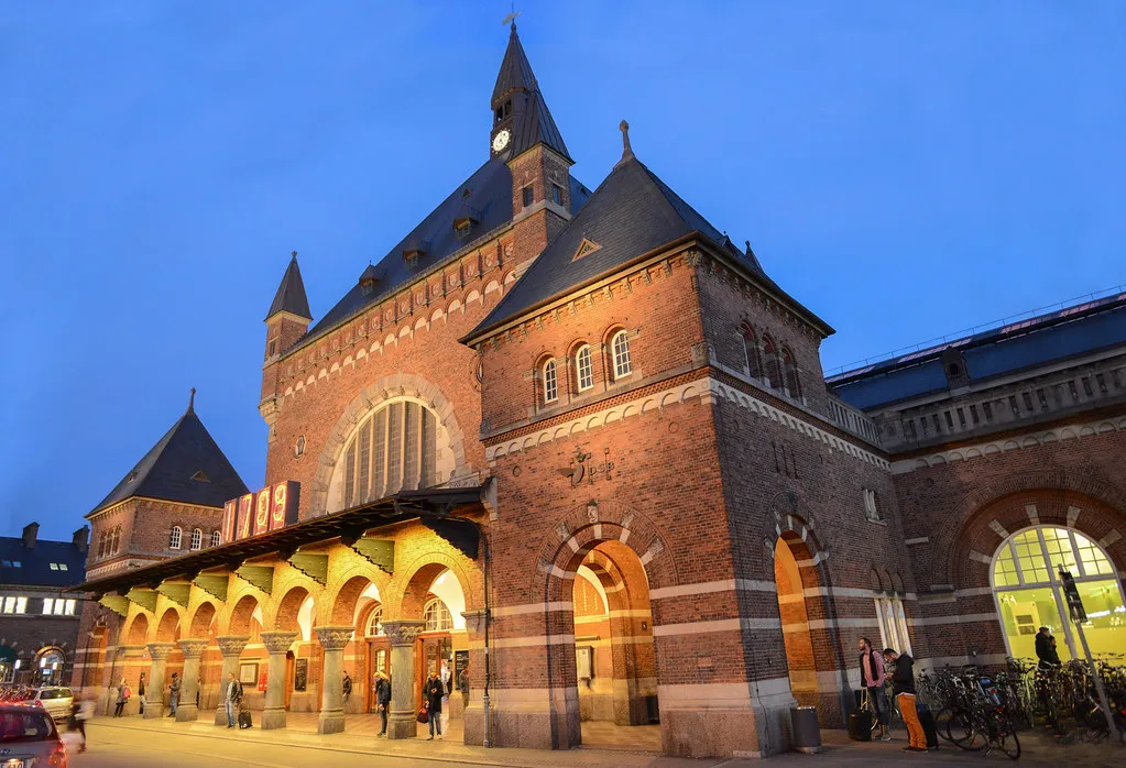 Neighborhood Crawl Planning: Vesterbro vs Indre By in Denmark