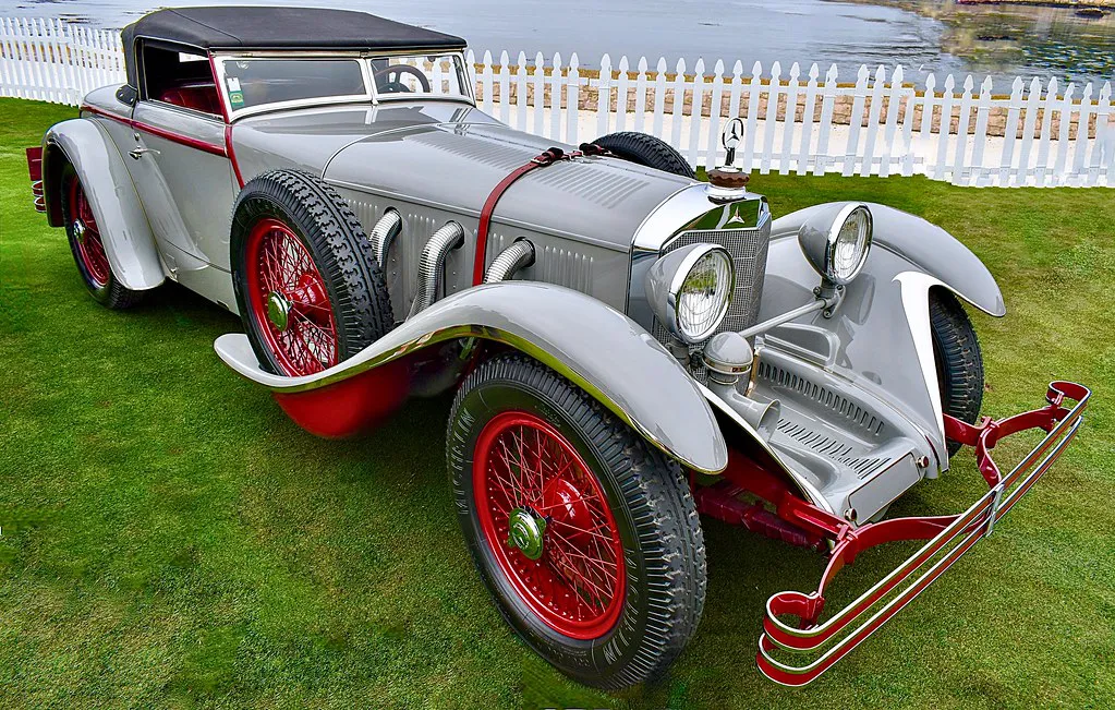 Bar Crawls and Social Party Experiences in France