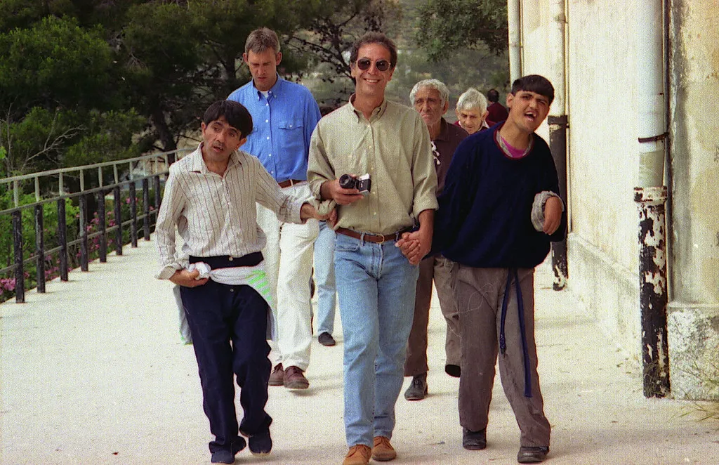 Sunset Timing: Which Bars Face West in Italy