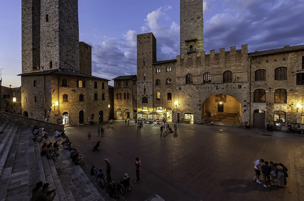 How to Use the Naples Pass for Nightlife in Italy