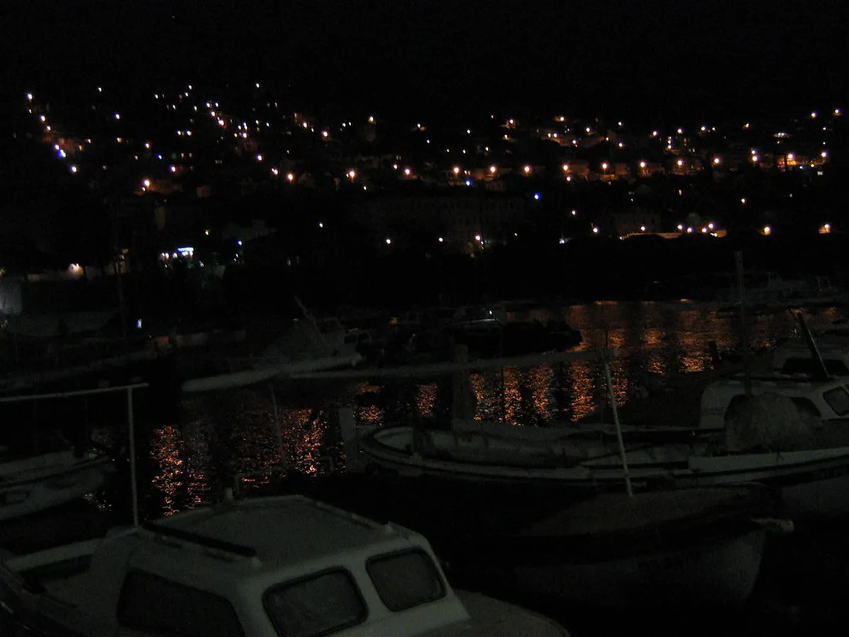 How Lapad Dubrovnik Nightlife Works — a scene in Dubrovnik