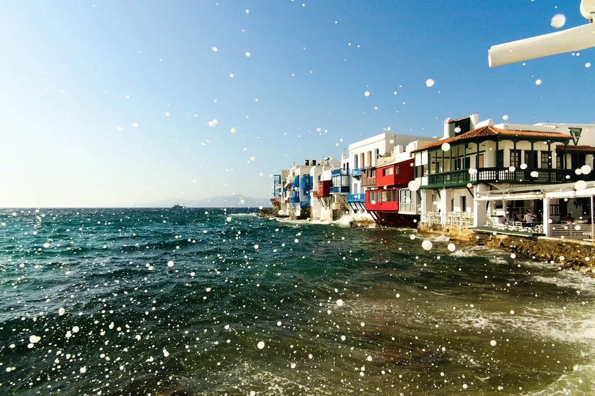 How Little Venice Mykonos Nightlife Works