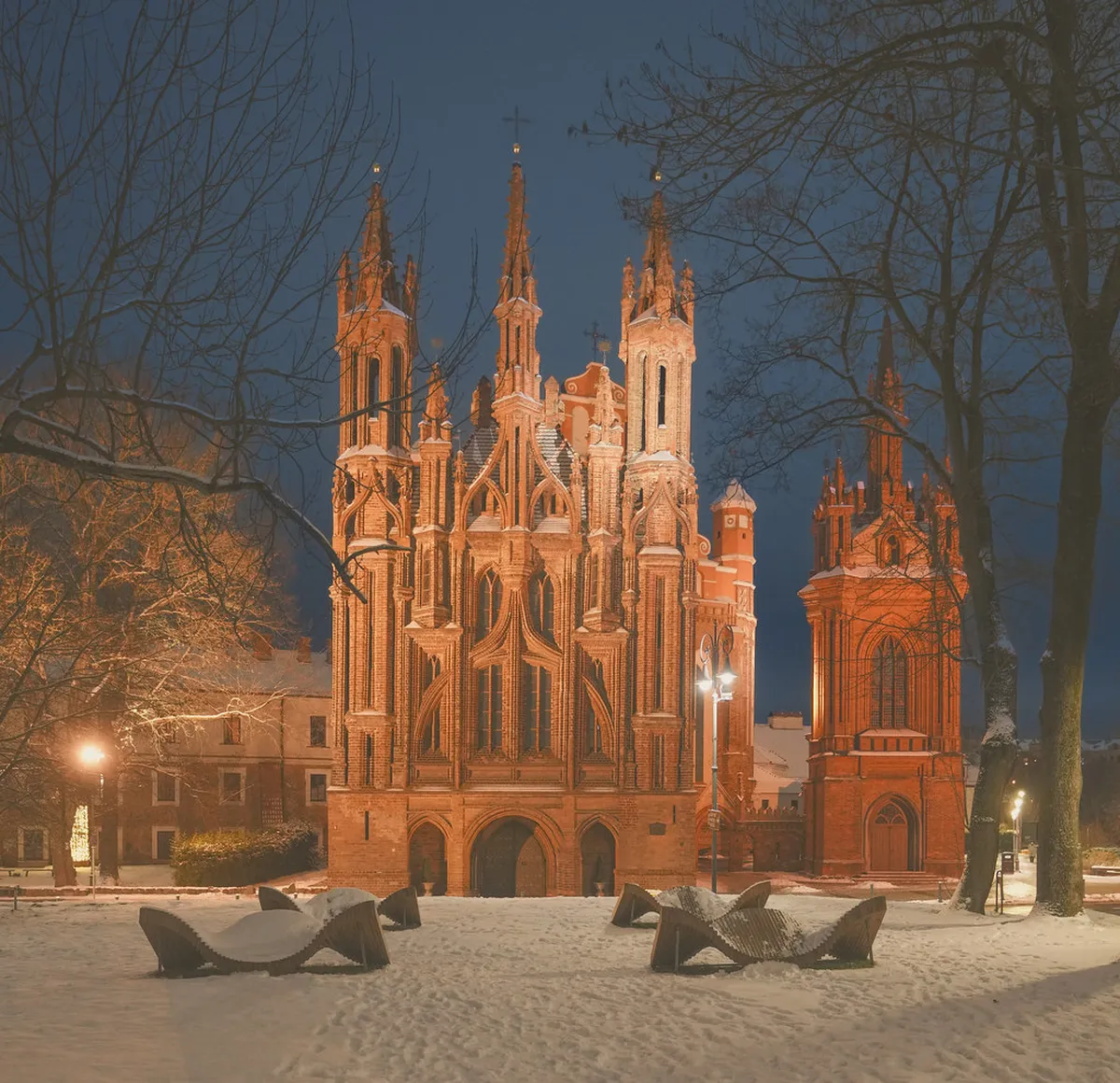 Neighborhoods, Transport, and Late-Night Decisions in Vilnius