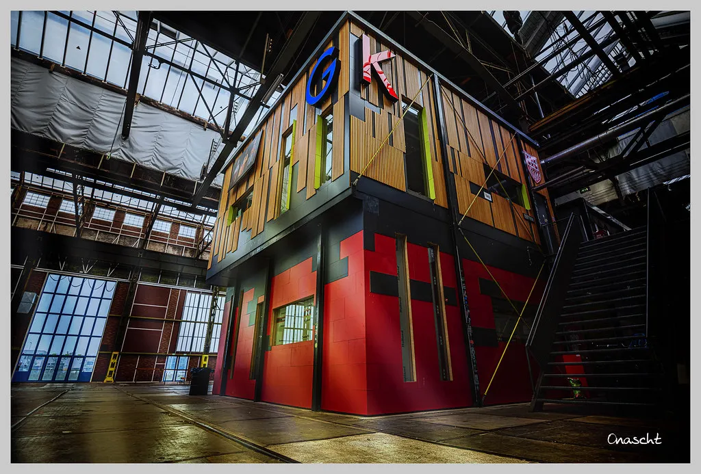 Amsterdam Nightlife Areas: Leidseplein, Rembrandtplein, NDSM in Netherlands