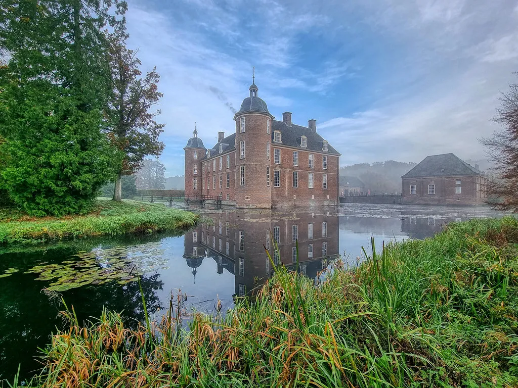 Wine Bars: Elegant Sips and Local Vibes in Netherlands