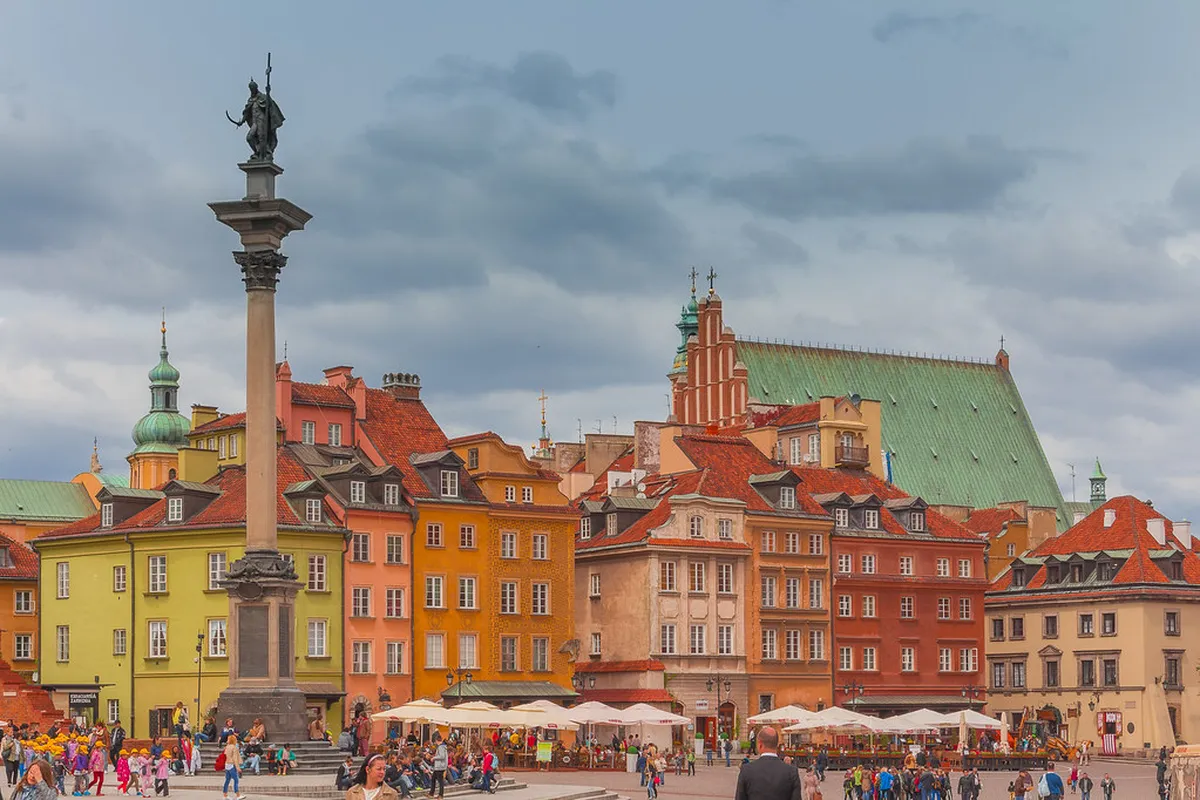 What Nowy Świat Is and Why It Works for Bars in Warsaw