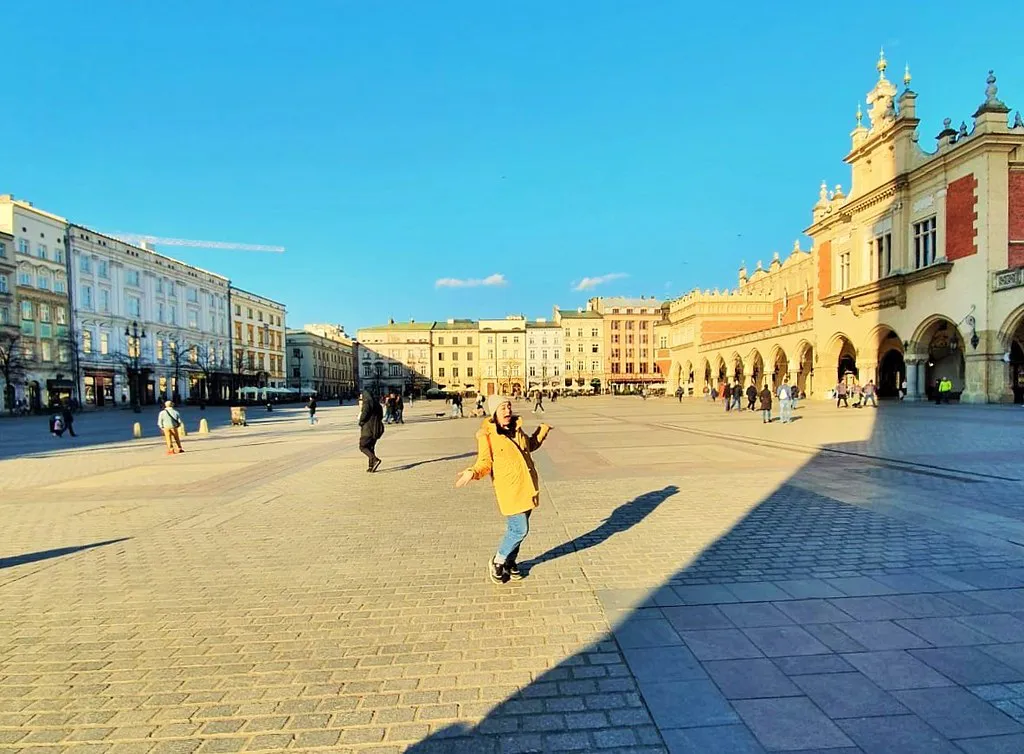 What are the Main Nightlife Areas in Kraków? in Poland