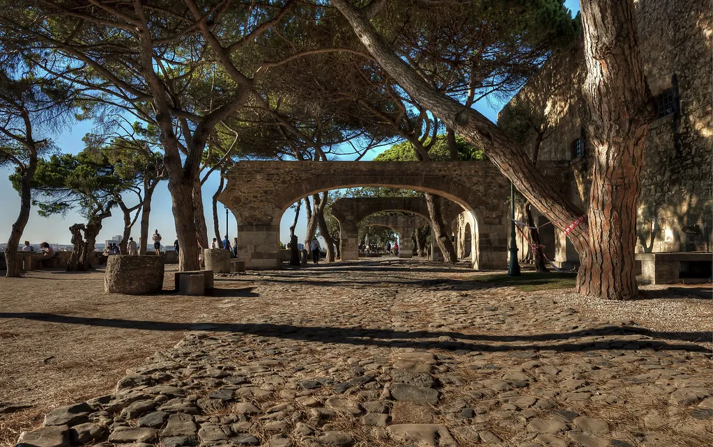 Exploring the Porto Nightlife Scene in Portugal