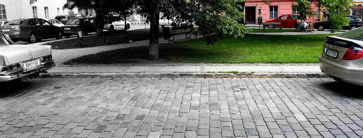 Vinohrady vs Old Town: Where the Scene Actually Sits in Prague